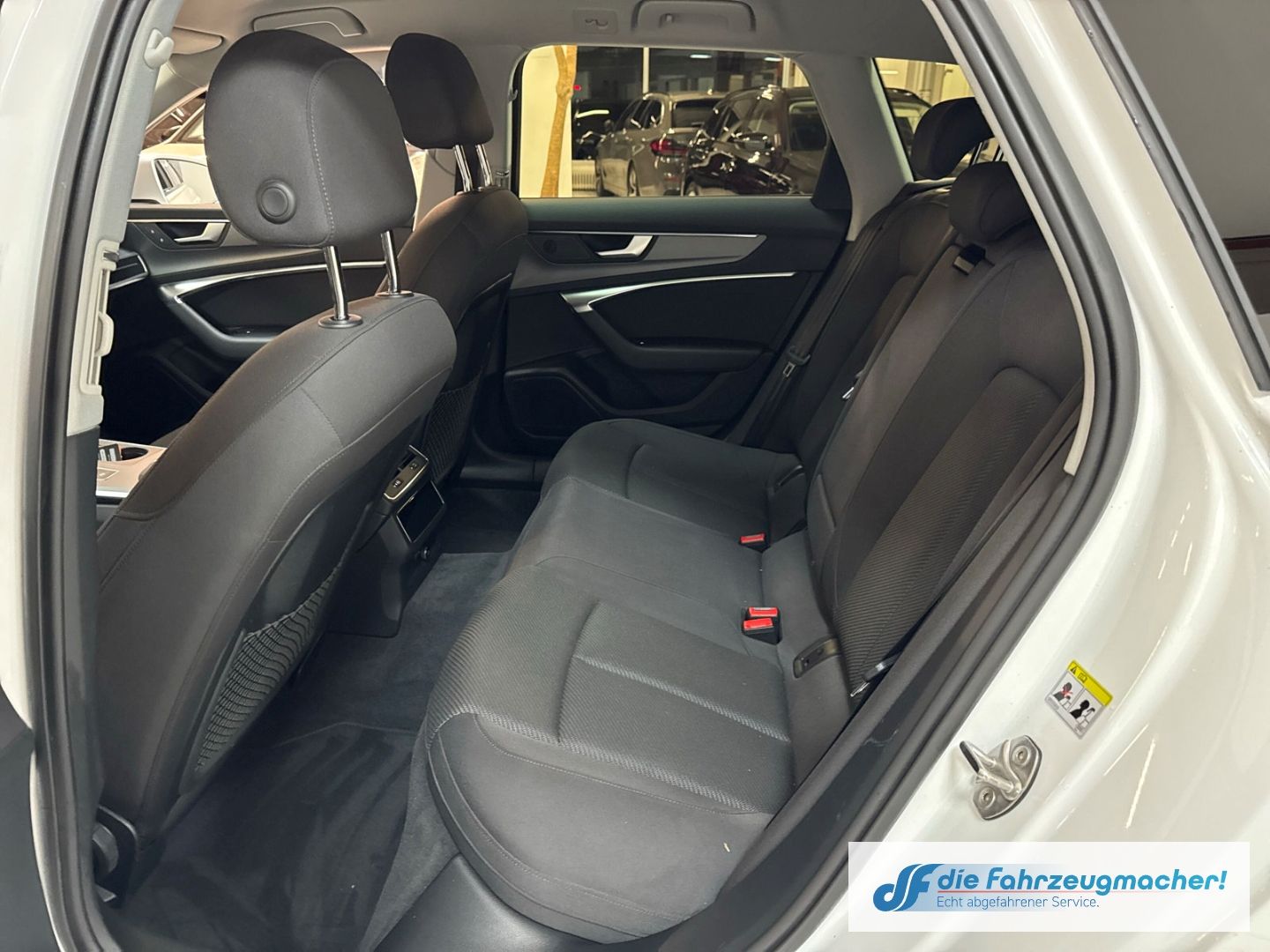 Fahrzeugabbildung Audi A6 Avant 40 TDI StandHZG AHK-klappbar Navi LED A