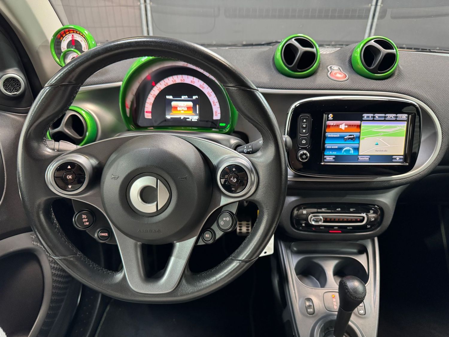 Fahrzeugabbildung Smart forTwo Brabus Edition Greenflash#Leder#Spur#JBL#