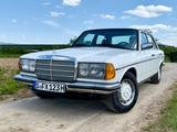 Mercedes-Benz 280 E (W123) Klima, Automatik - Mercedes-Benz 280 in Stuttgart
