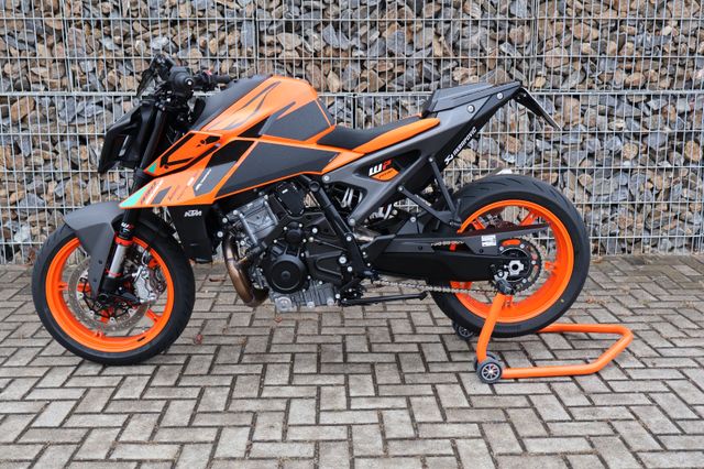 KTM 990 Duke / inkl. Zubehör