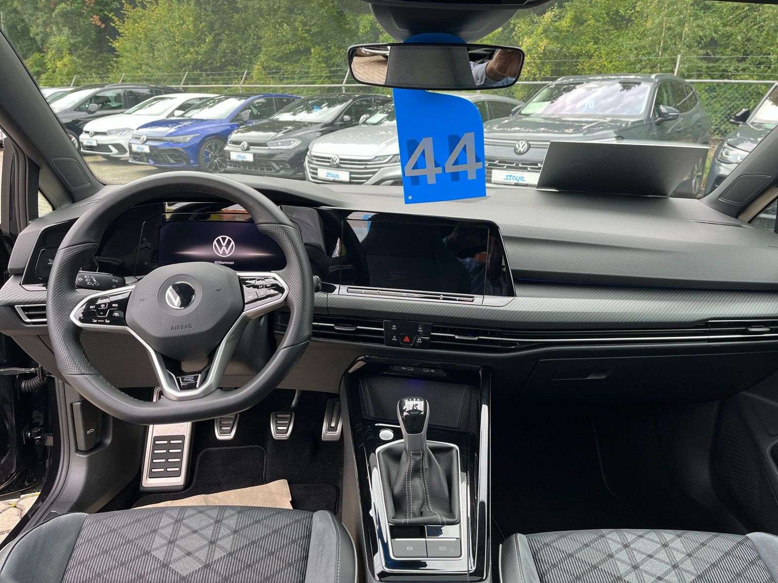 Golf VIII Variant R-Line, Pano, Navi