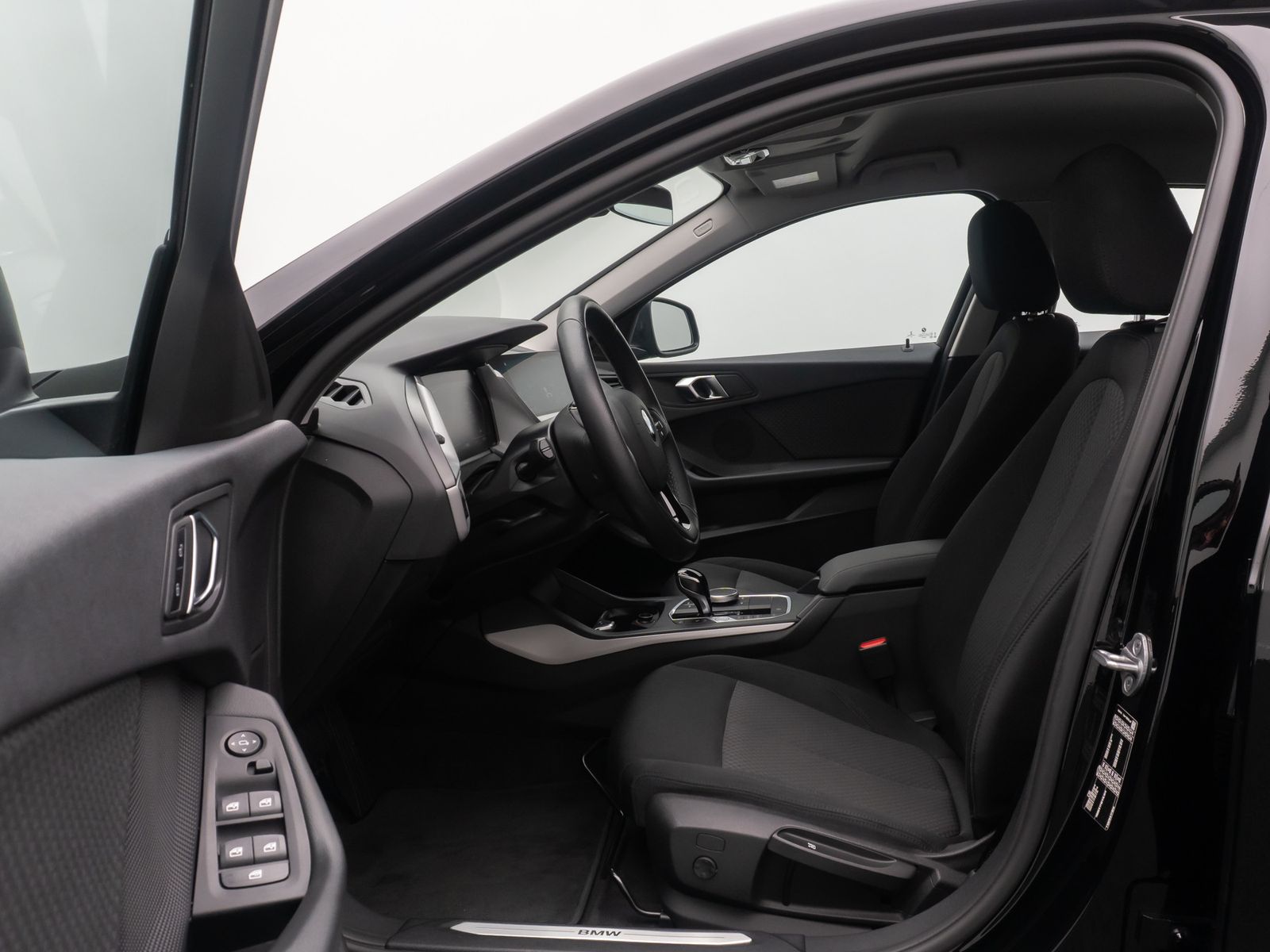 Fahrzeugabbildung BMW 118d GeschwindigReg PDC DAB LED CockpitPro WLAN