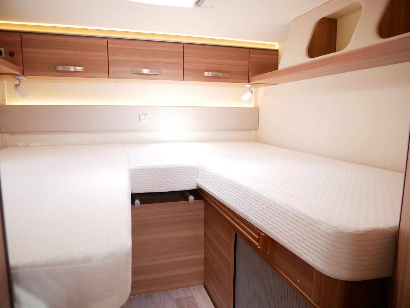 Fahrzeugabbildung Weinsberg CaraCompact Edition PEPPER 650 MEG NAVI SAT KAM