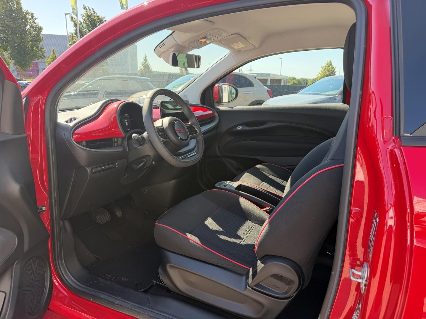 Fiat 500e Red *Apple Car Play *Tempomat