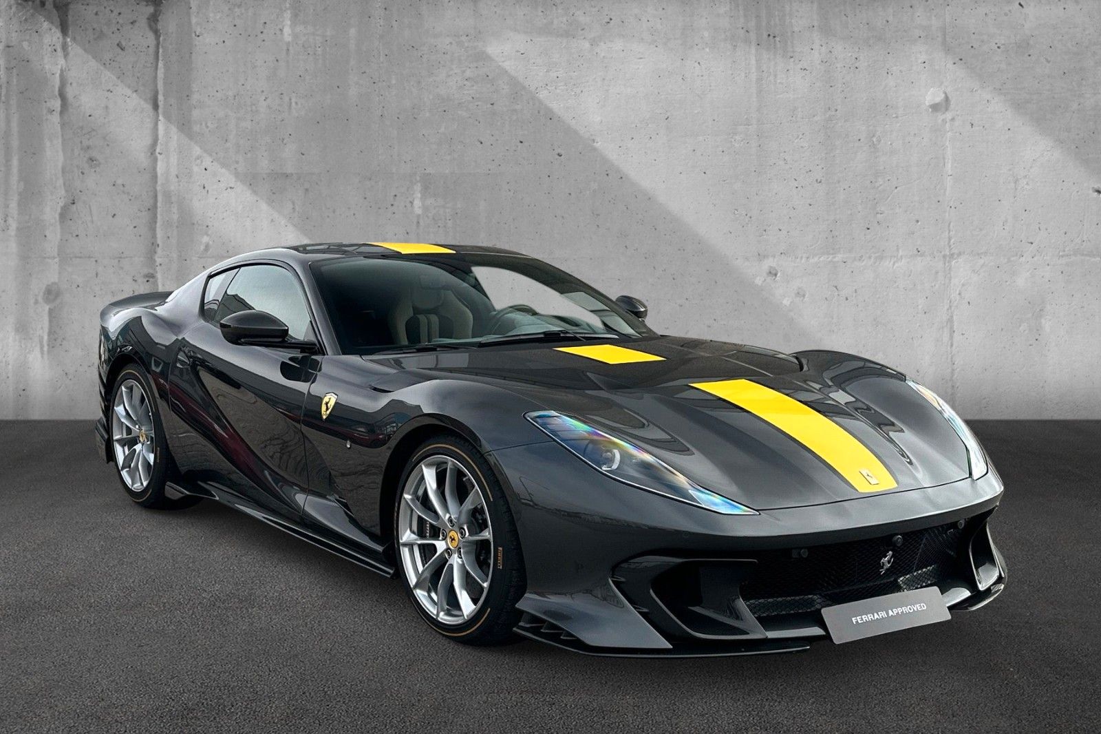 Fahrzeugabbildung Ferrari 812 Competizione*1 owner*painted stripe