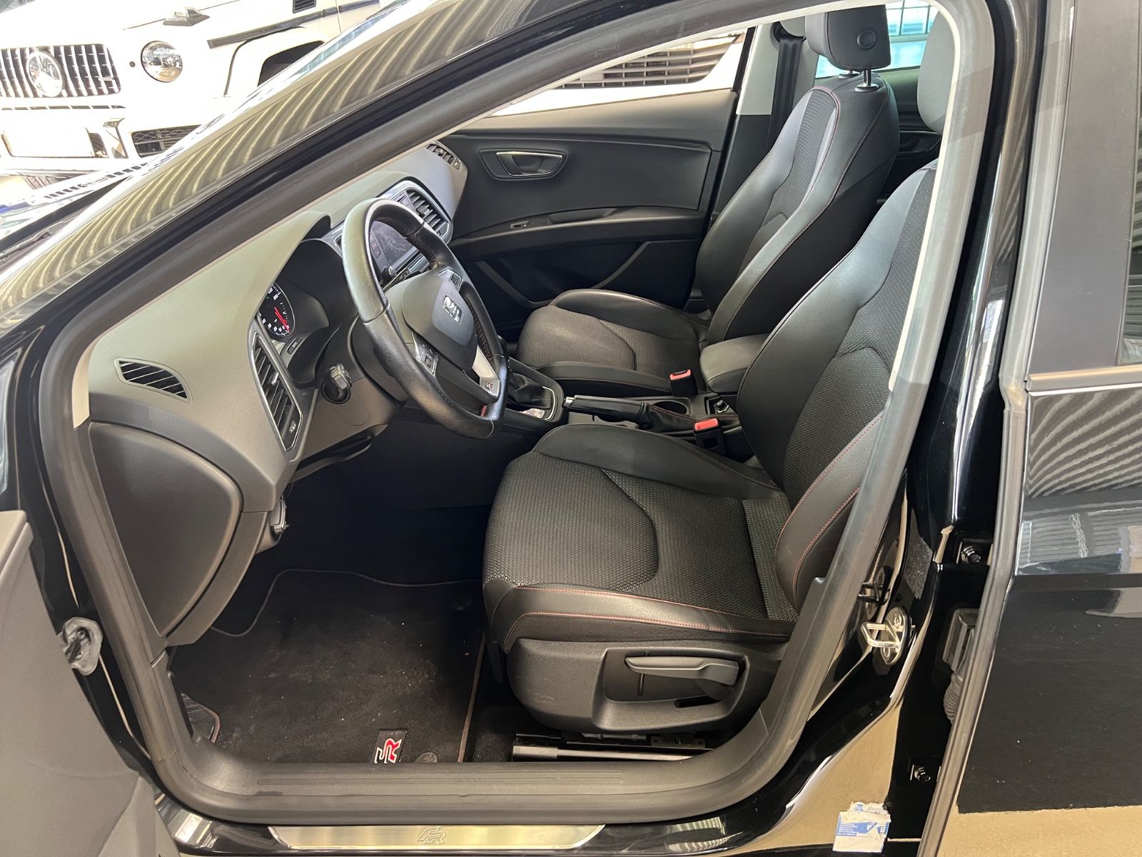 Fahrzeugabbildung SEAT Leon FR 2.0 TDI DSG *LED*NAVI* 1.HAND*