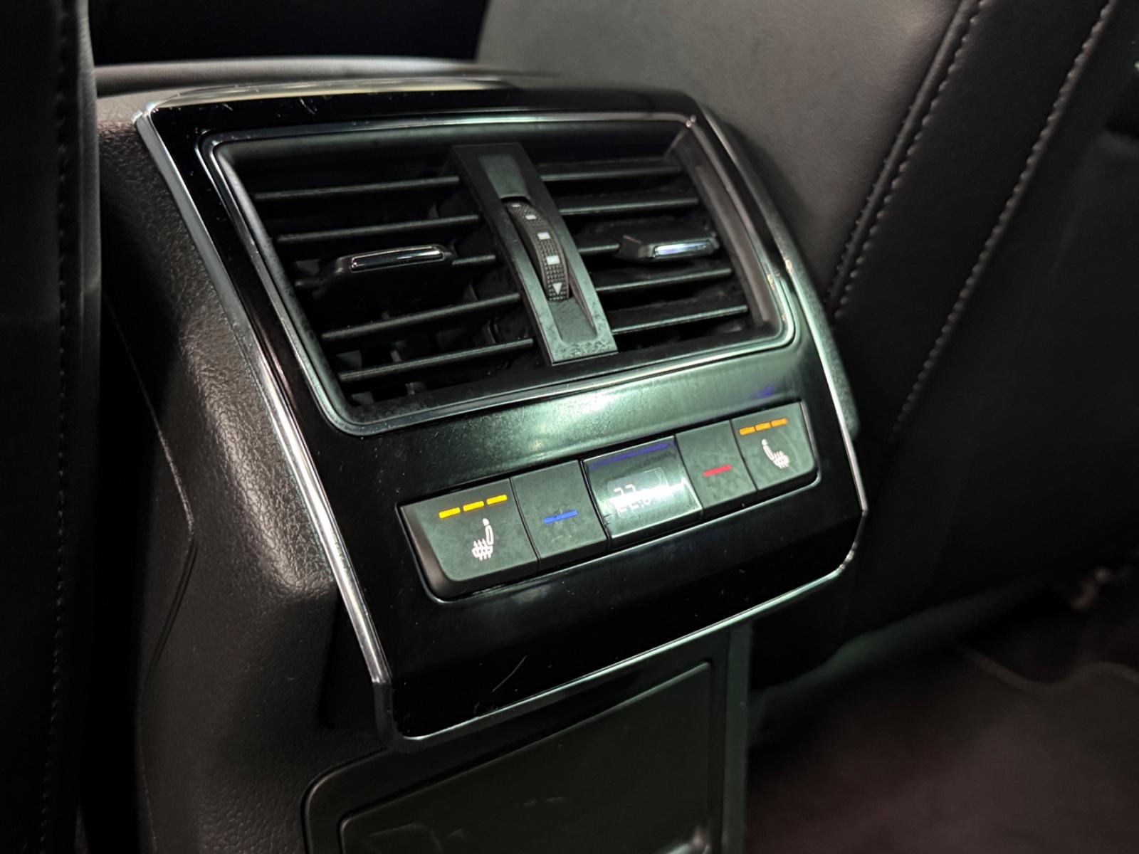 Skoda Superb Combi L&K 2.0 TDI MATRIX*LEDER*CANTON*ACC