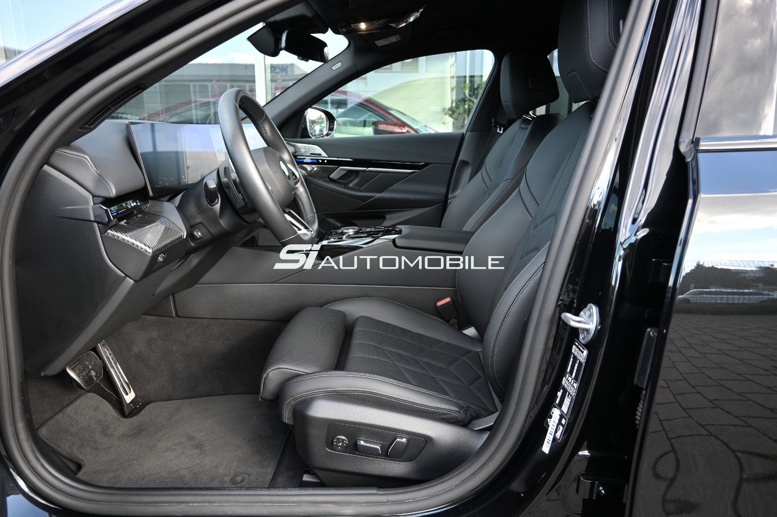 Fahrzeugabbildung BMW 540d xDrive Touring M-Sport °ACC°AHK°B&W°STANDHZ