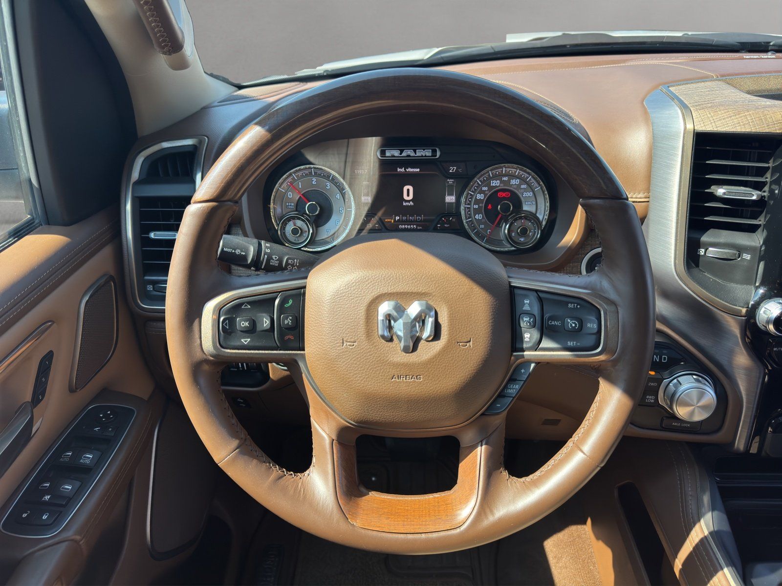 Fahrzeugabbildung Dodge RAM 1500 5.7 V8 4x4 LARAMIE LONGHORN LPG 200L