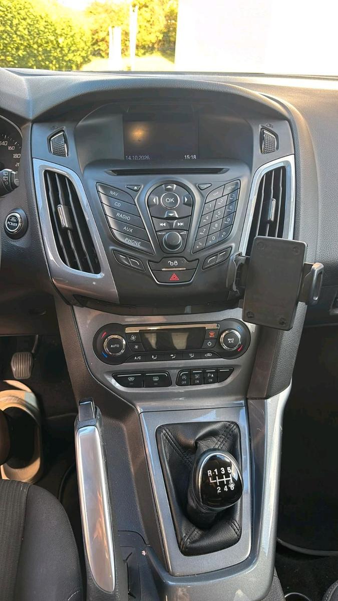 Ford Focus 2012 — photo 11