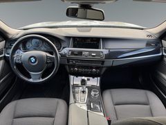 Fahrzeugabbildung BMW 530d Touring xDrive AHK NAVI ACC BIXENON