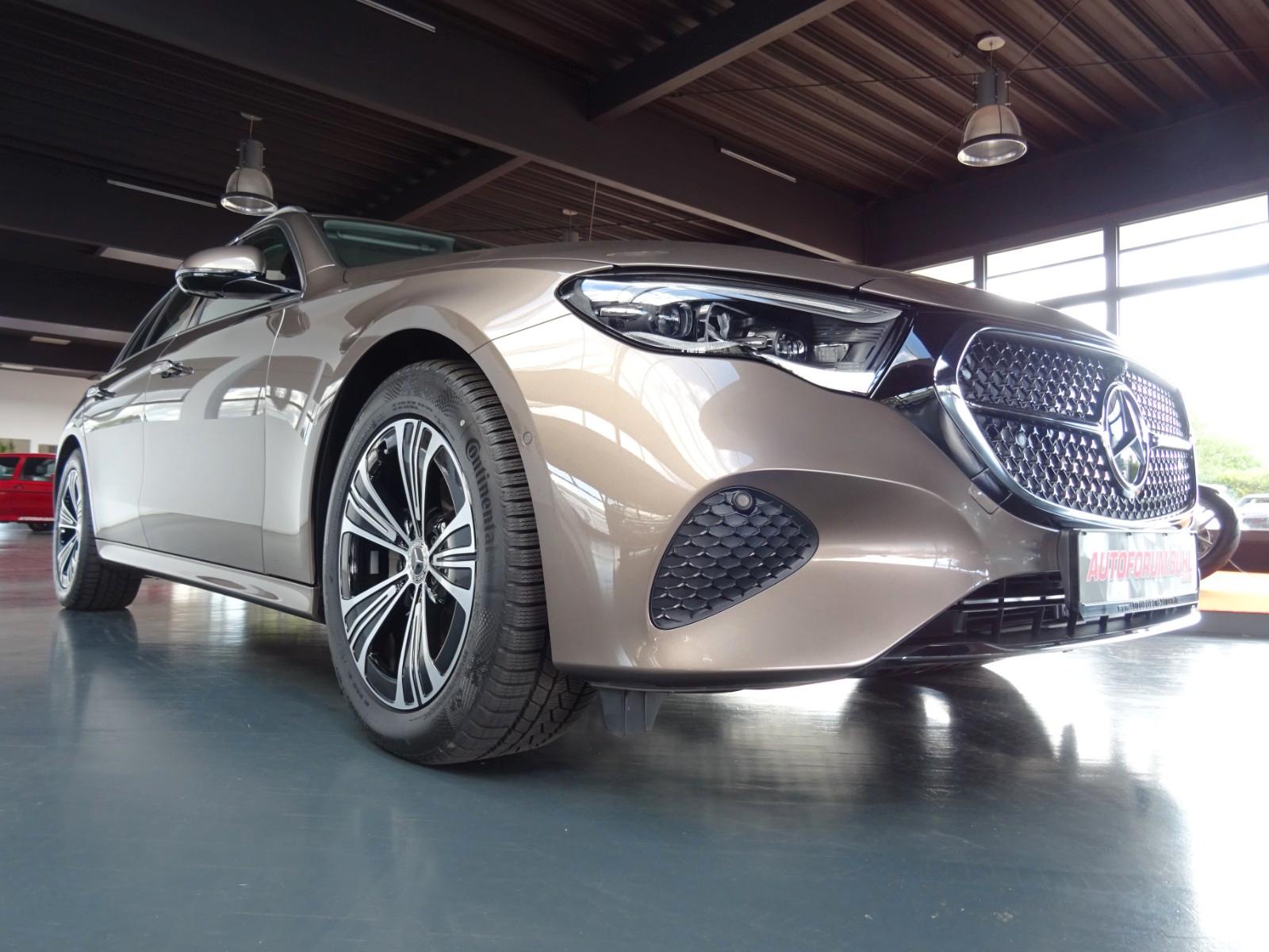 Mercedes-Benz E 220 d T 4Matic / Rollstuhl-Komplett Umbau