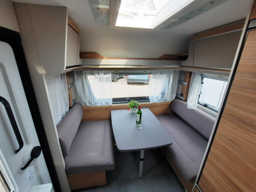 Fahrzeug Übersicht 18 Fahrzeugabbildung Dethleffs Nomad 460 EL Verfüg./Sparen Sie 5.183,- €