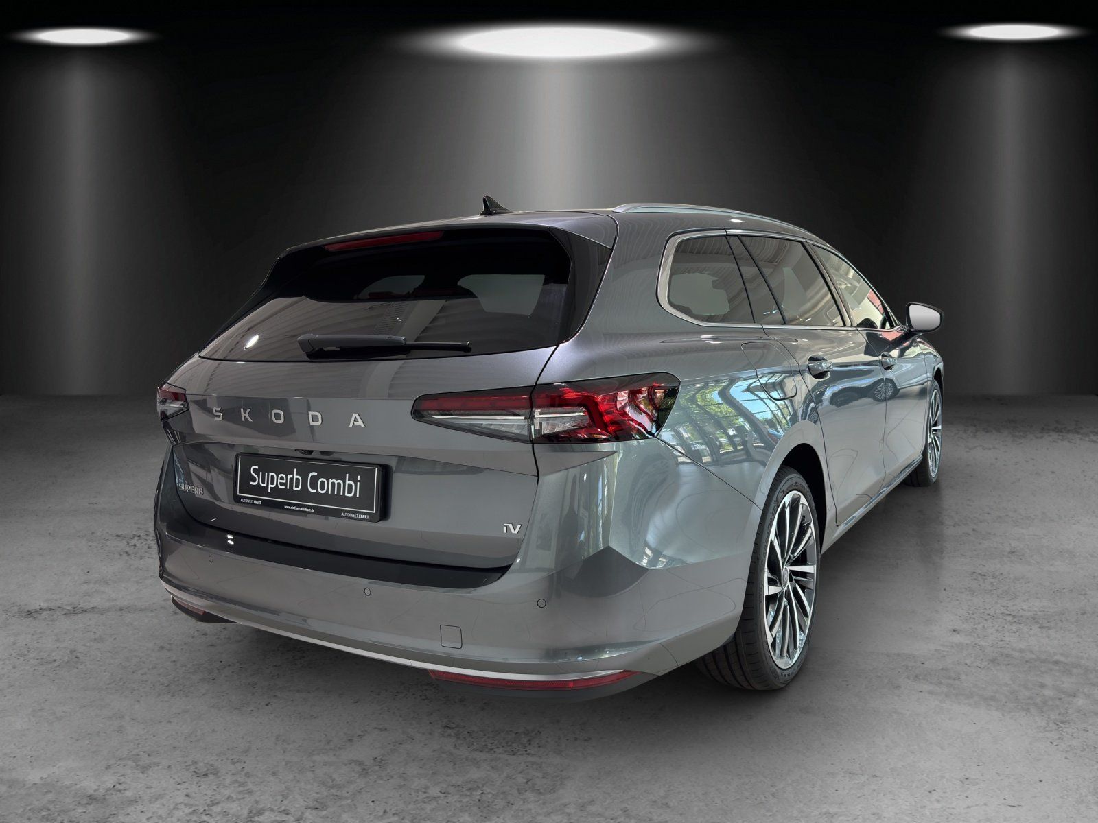 Fahrzeugabbildung SKODA Superb Combi L&K 1,5 TSI iV 150 kW DSG