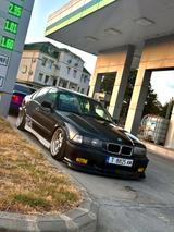 BMW E36 320i Sedan - BMW 320 Oldtimer: Limousine