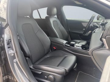 Mercedes CLA 180 Shooting Brake - 12