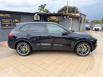 Porsche Cayenne - 5