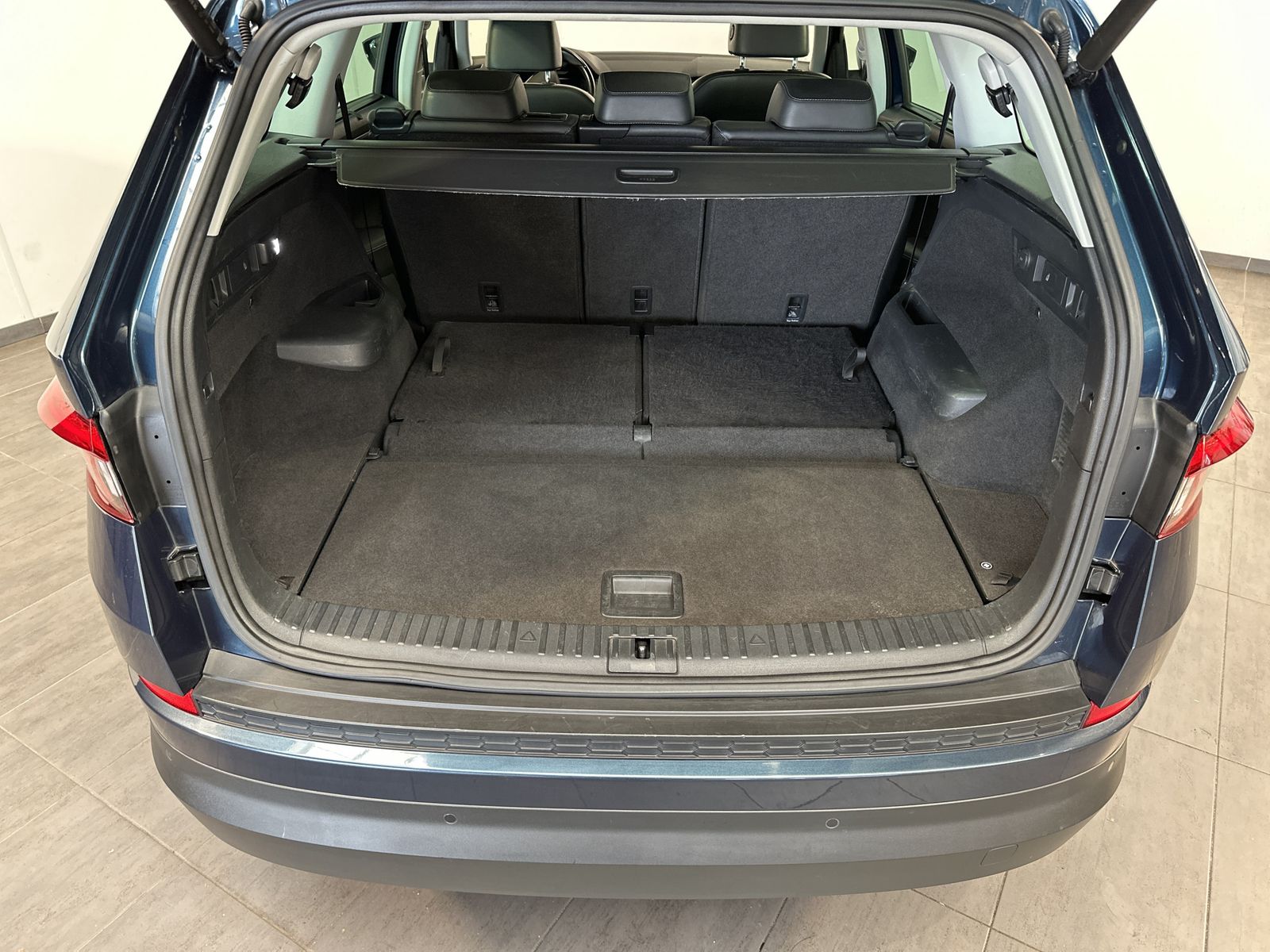 Fahrzeugabbildung SKODA Kodiaq 2.0 TSI DSG 4x4 7-Sitzer NAV+LED+PANO+VC