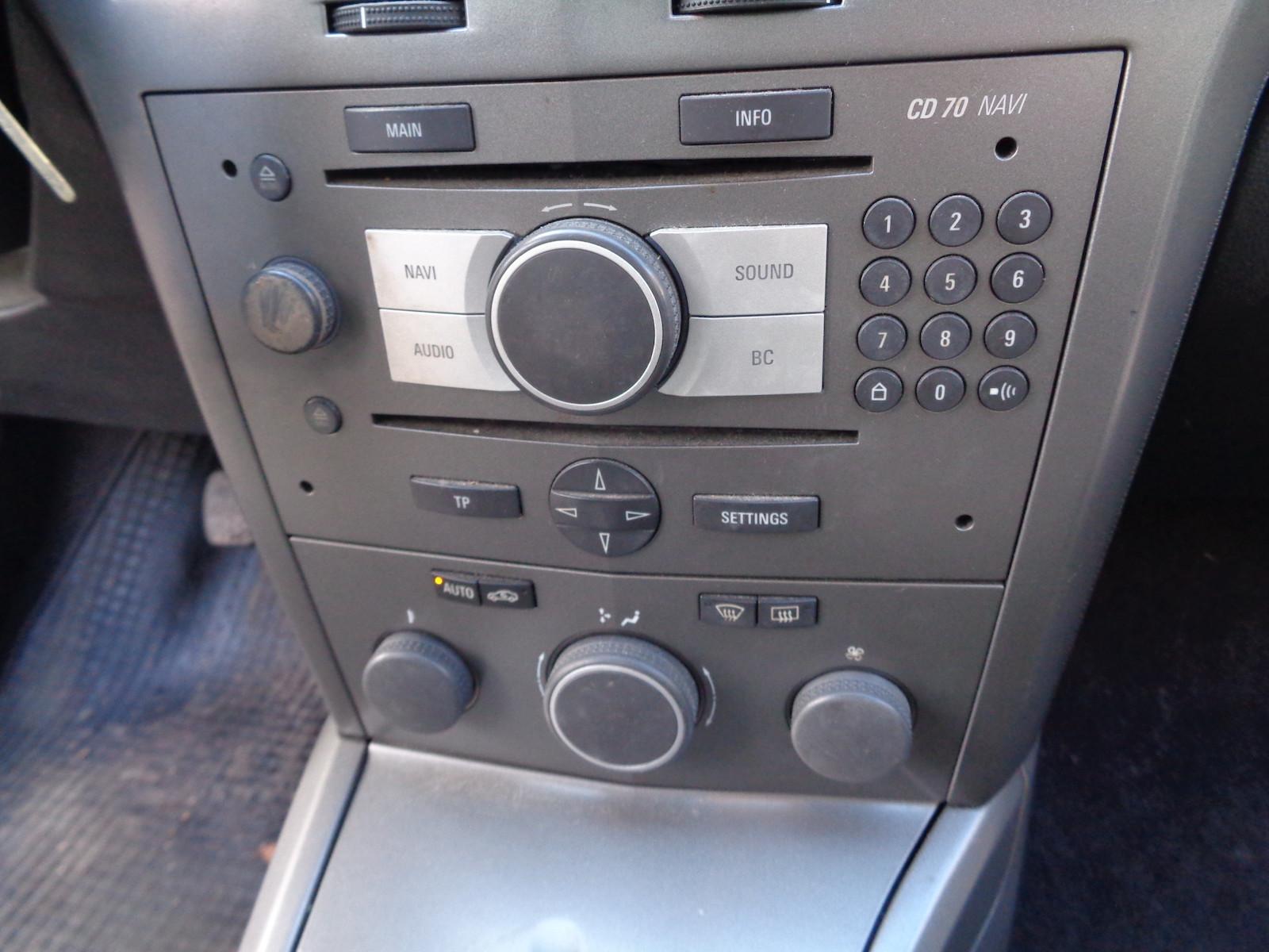 Opel Astra 2005 — photo 11