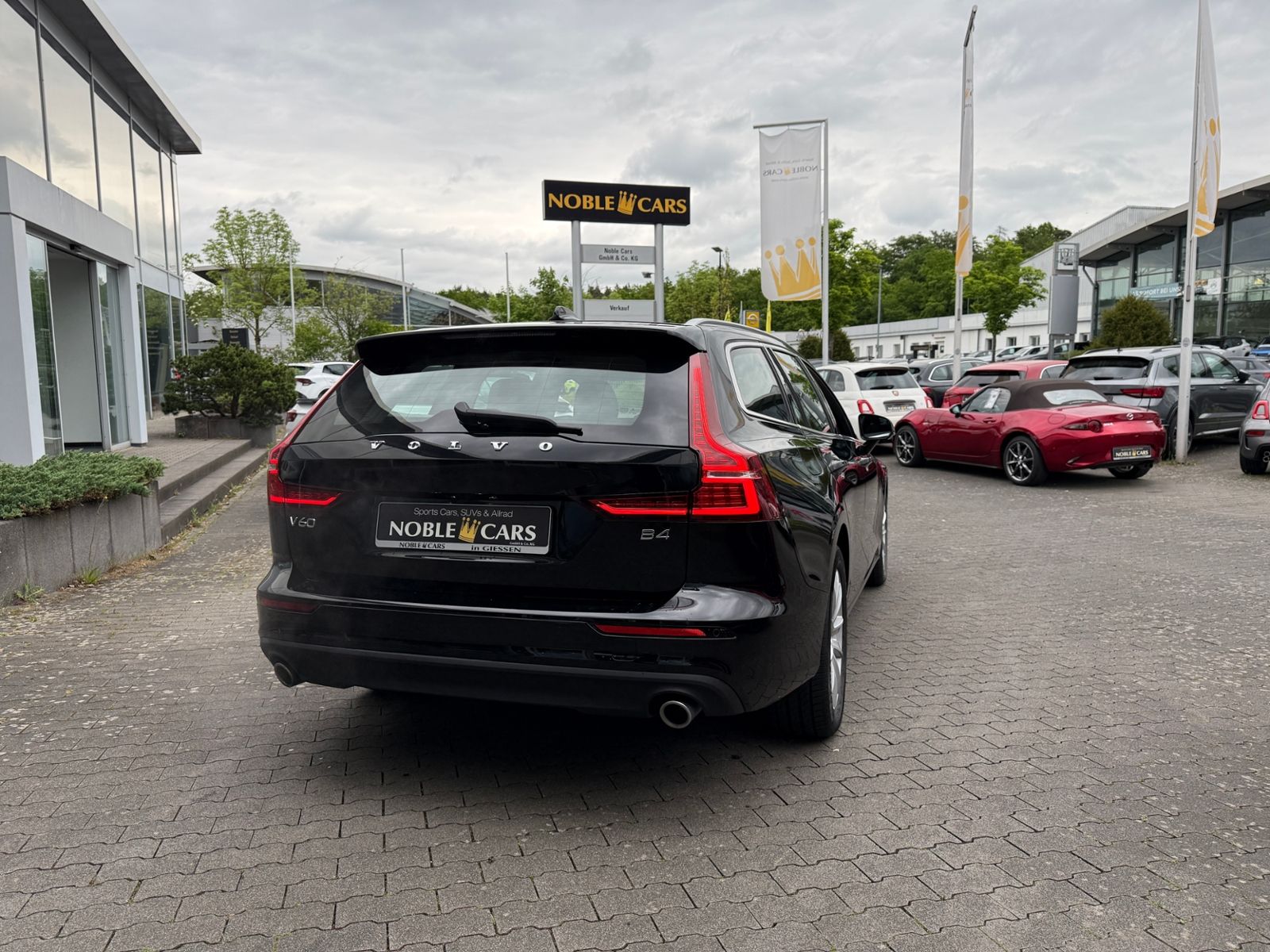 Fahrzeugabbildung Volvo V60 Kombi Momentum Pro ACC BLIS LED