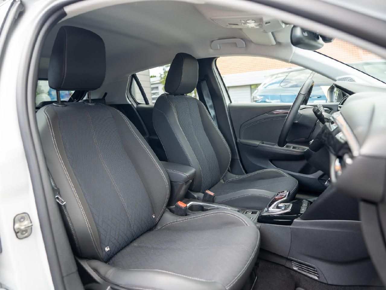 Fahrzeugabbildung Opel Corsa F e Elegance