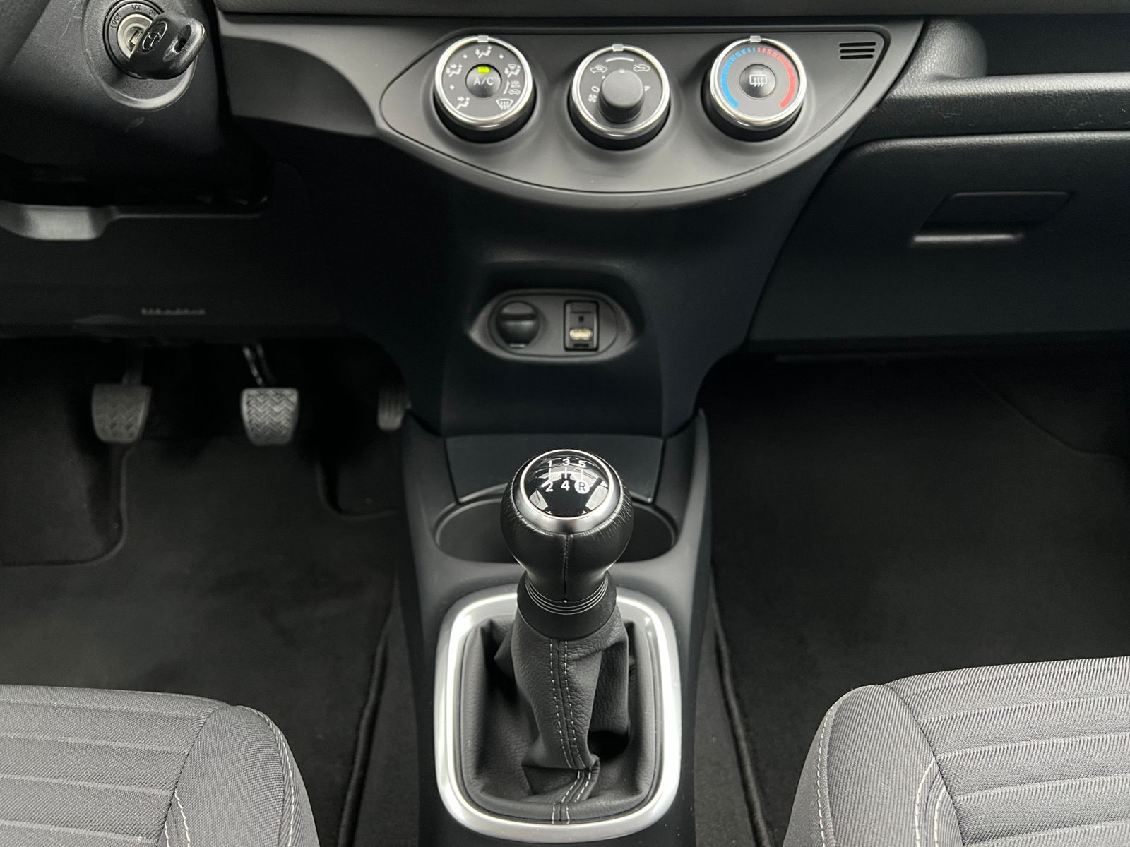 Fahrzeugabbildung Toyota Yaris 1.0 VVT-i Comfort *Klima, Kamera*