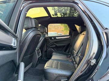 Porsche Cayenne - 9