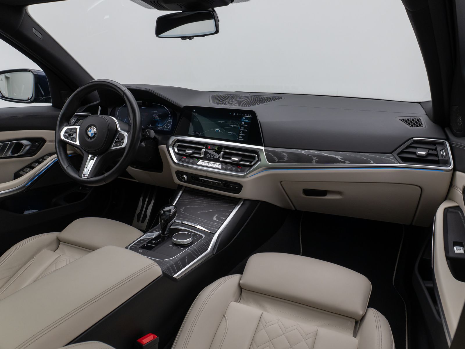 Fahrzeugabbildung BMW 330e xD M Sport Panoram Kamera Laser HUD DAB H/K