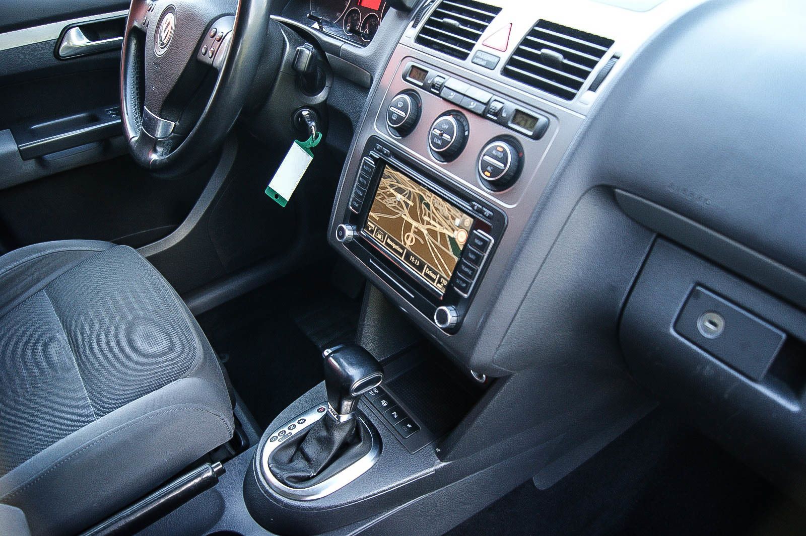 Fahrzeugabbildung Volkswagen Touran 1.4TSI DSG Highline 7-SITZE