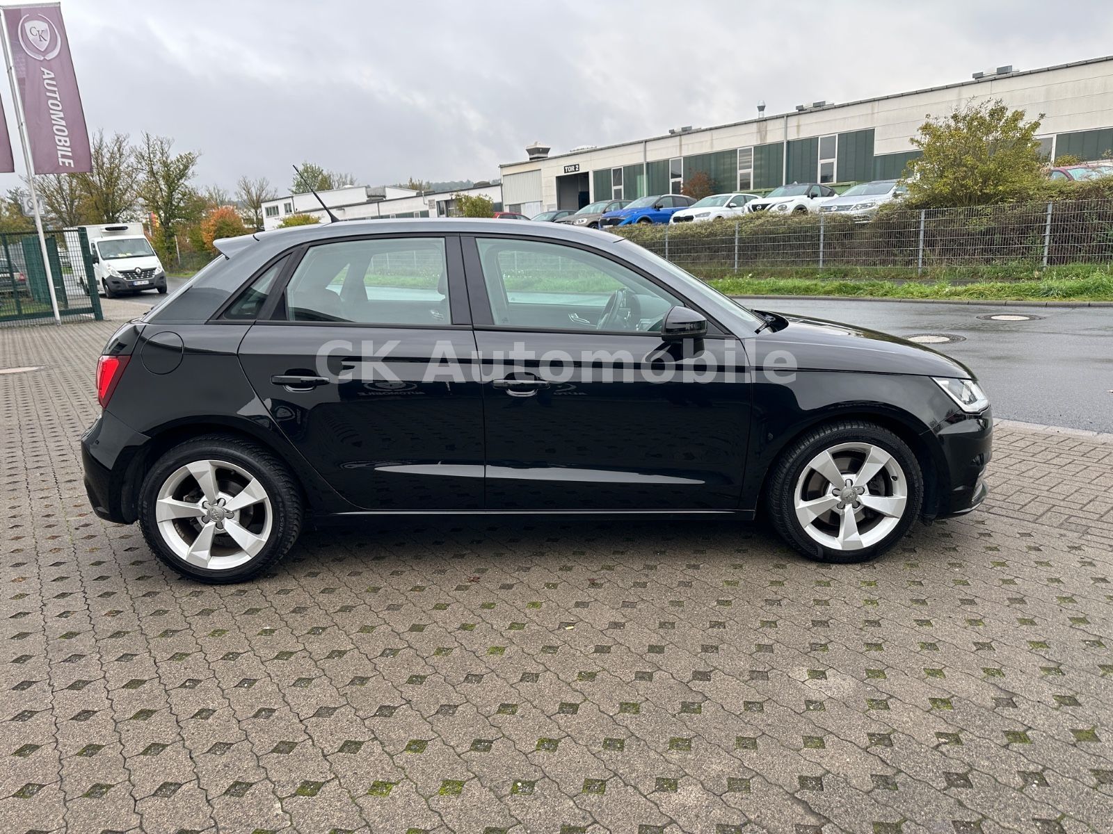 Fahrzeugabbildung Audi A1 Sportback Sport 1.6 TDi/Navi/Klima/SHZ/PDC