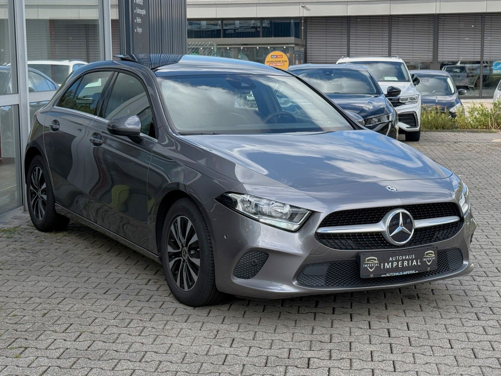 Mercedes-Benz A 200d Aut. STYLE LEDER PANO NAVI SOUND PLA AHK foto 3