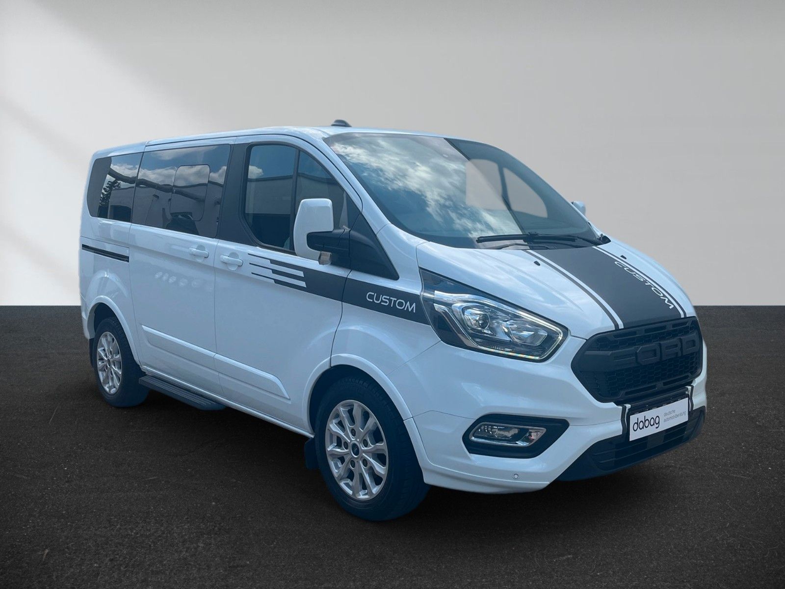 Ford Tourneo Custom 320 L1H1 VA MH Titanium – Bild 2