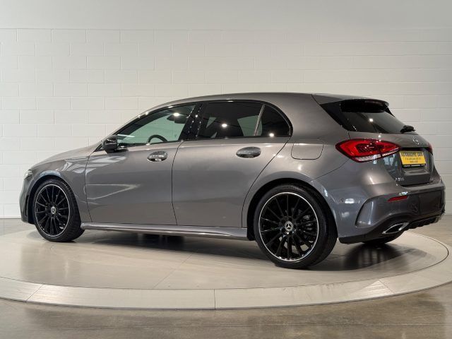 Mercedes-Benz MERCEDES-BENZ A 180 Automatic Premium AMG Line P imagem 3