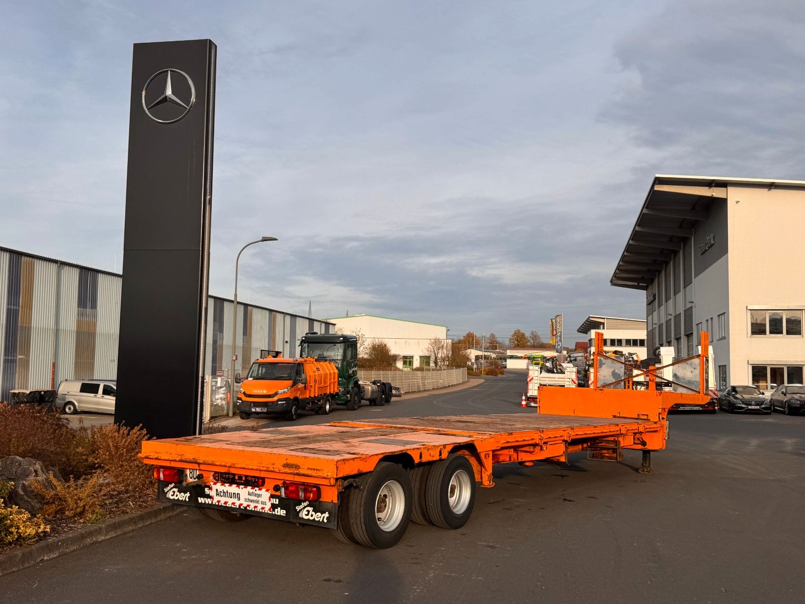 Fahrzeugabbildung Dinkel DSAFA 36000 Schräglader/Tieflader 2x Lenkachse