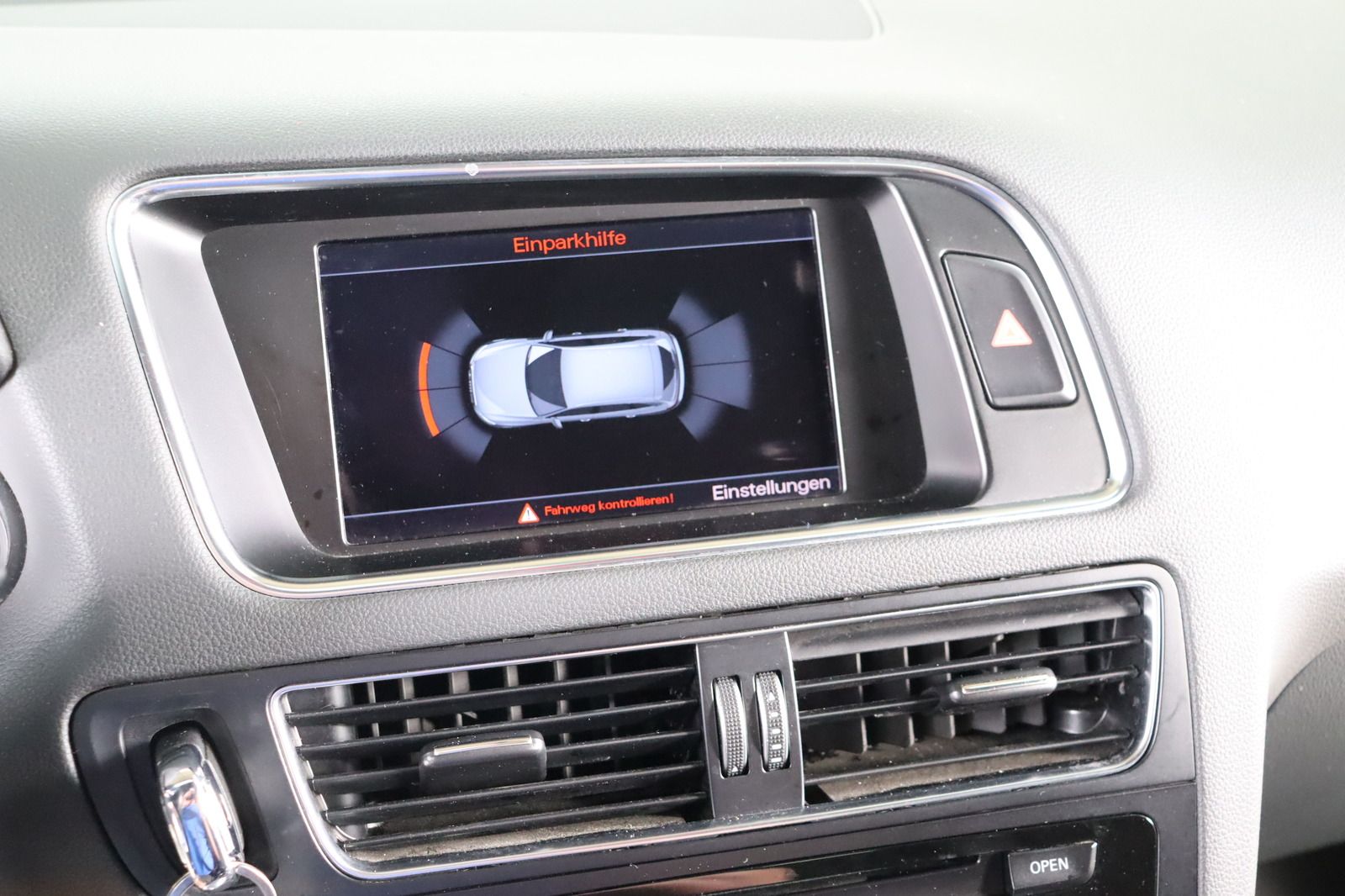 Fahrzeugabbildung Audi Q5 3.0 TDI quattro S- line * Bi- Xe