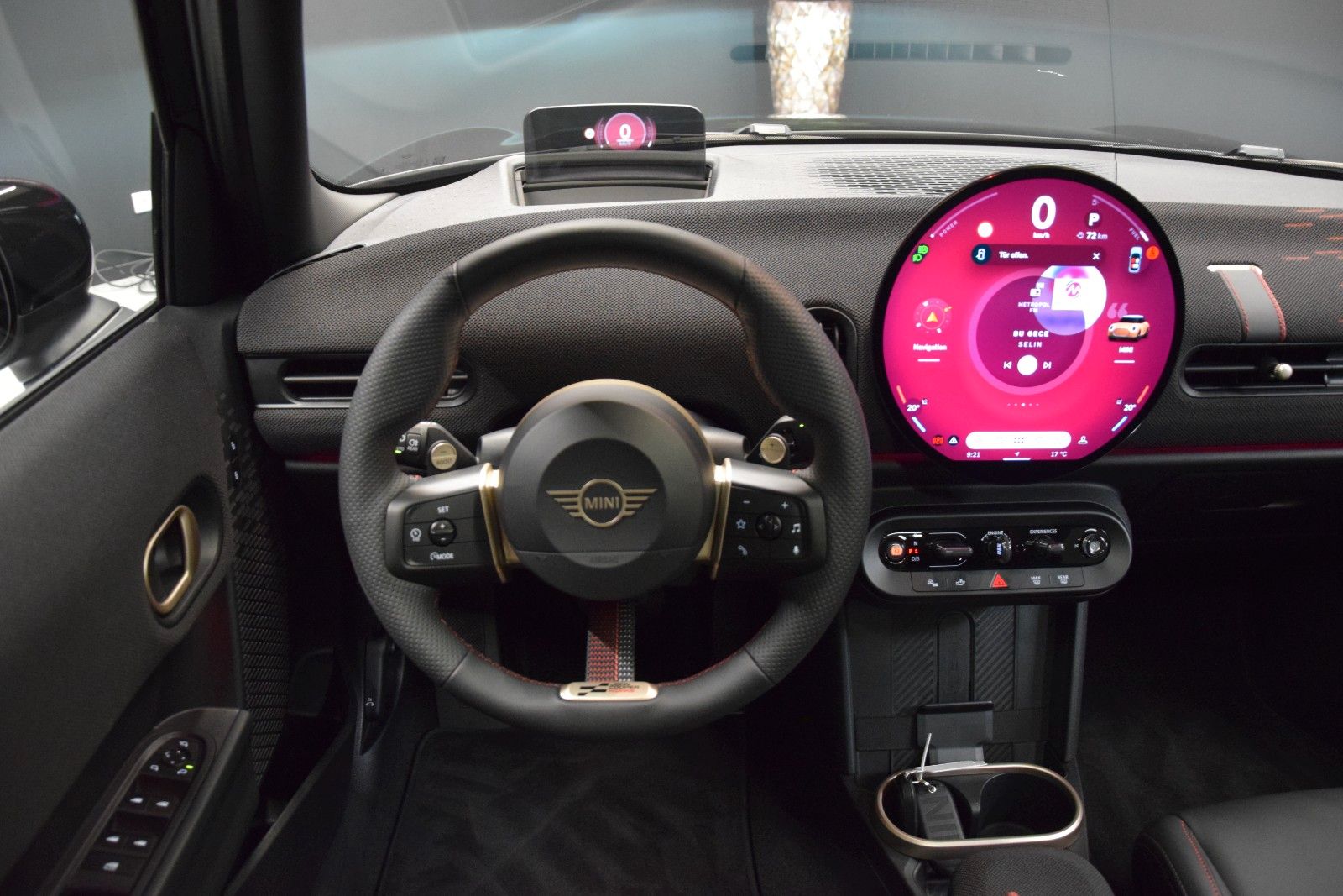 Fahrzeugabbildung MINI Cooper C John Cooper Works Trim M HuD Pano Leder