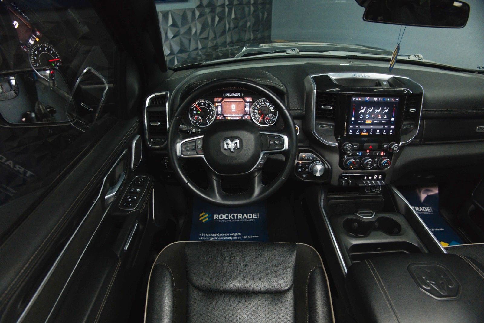 Fahrzeugabbildung Dodge RAM 5.7 V8 HEMI 4x4 Night LARAMIE LONGBED 19%