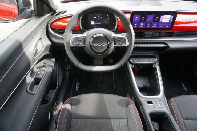600e (RED) 54 kWh LED PDC KLIMA DAB TEMPOMAT
