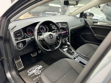 Volkswagen Golf - 10