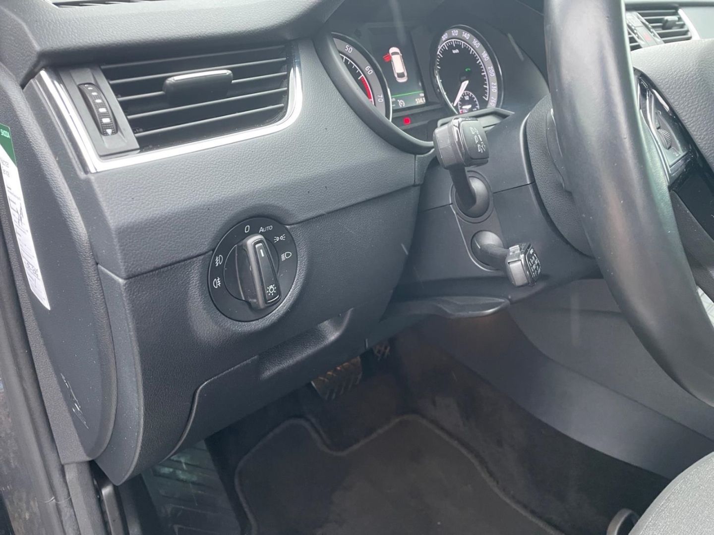 Fahrzeugabbildung SKODA Octavia 1.5 Combi Soleil Standheizung Panorama