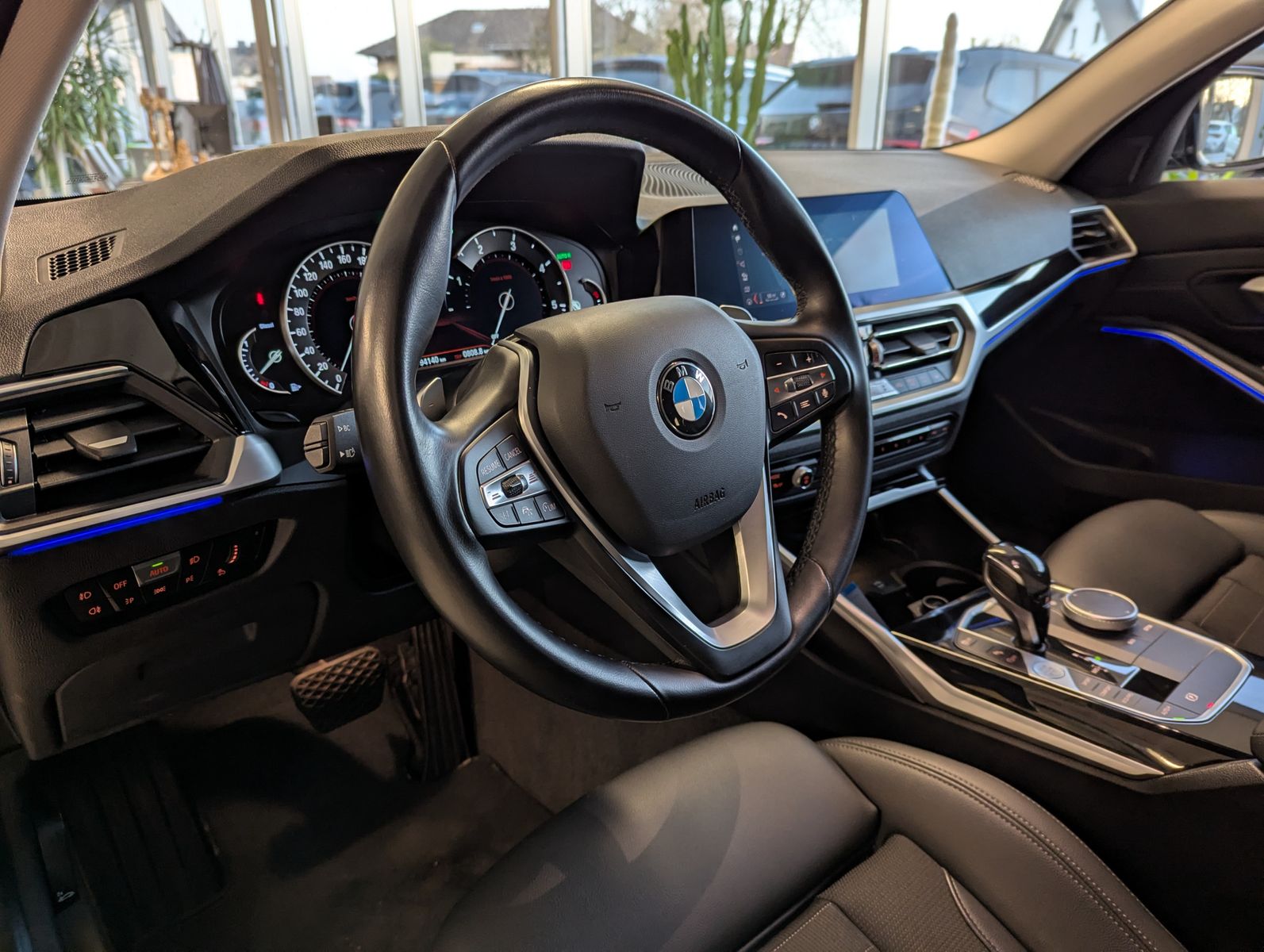 BMW 320 d xDrive Sport Line HUD Shadow LED ACC AHK - Image 21