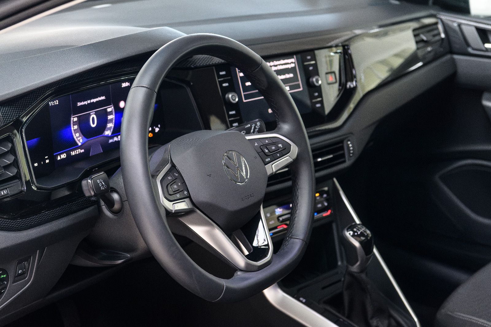 Fahrzeugabbildung Volkswagen Taigo Life+LED+SHZ+NAVI+PDC+*PANORAMA*+GJR