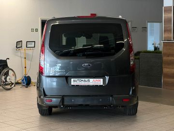 Ford Grand Tourneo - 12