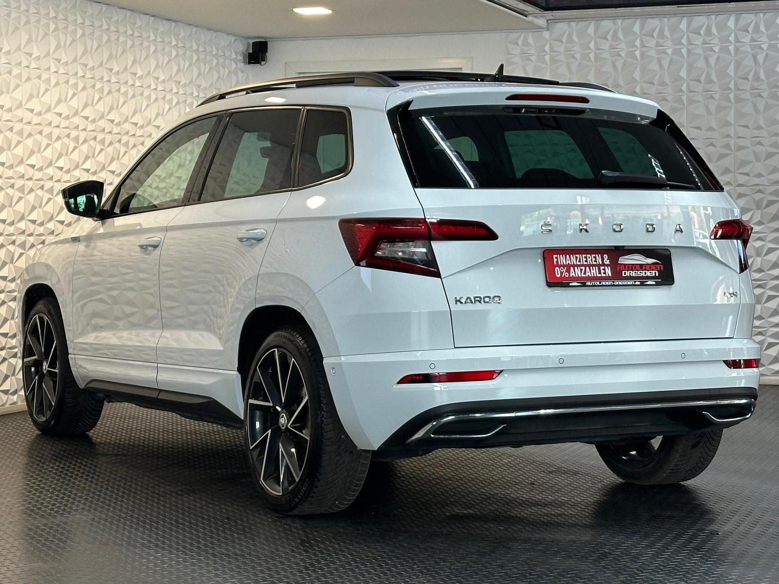 SKODA Karoq 2.0TSI SPORTLINE 4x4* LED#AHK#PANO#SH#KEYL - Image 5
