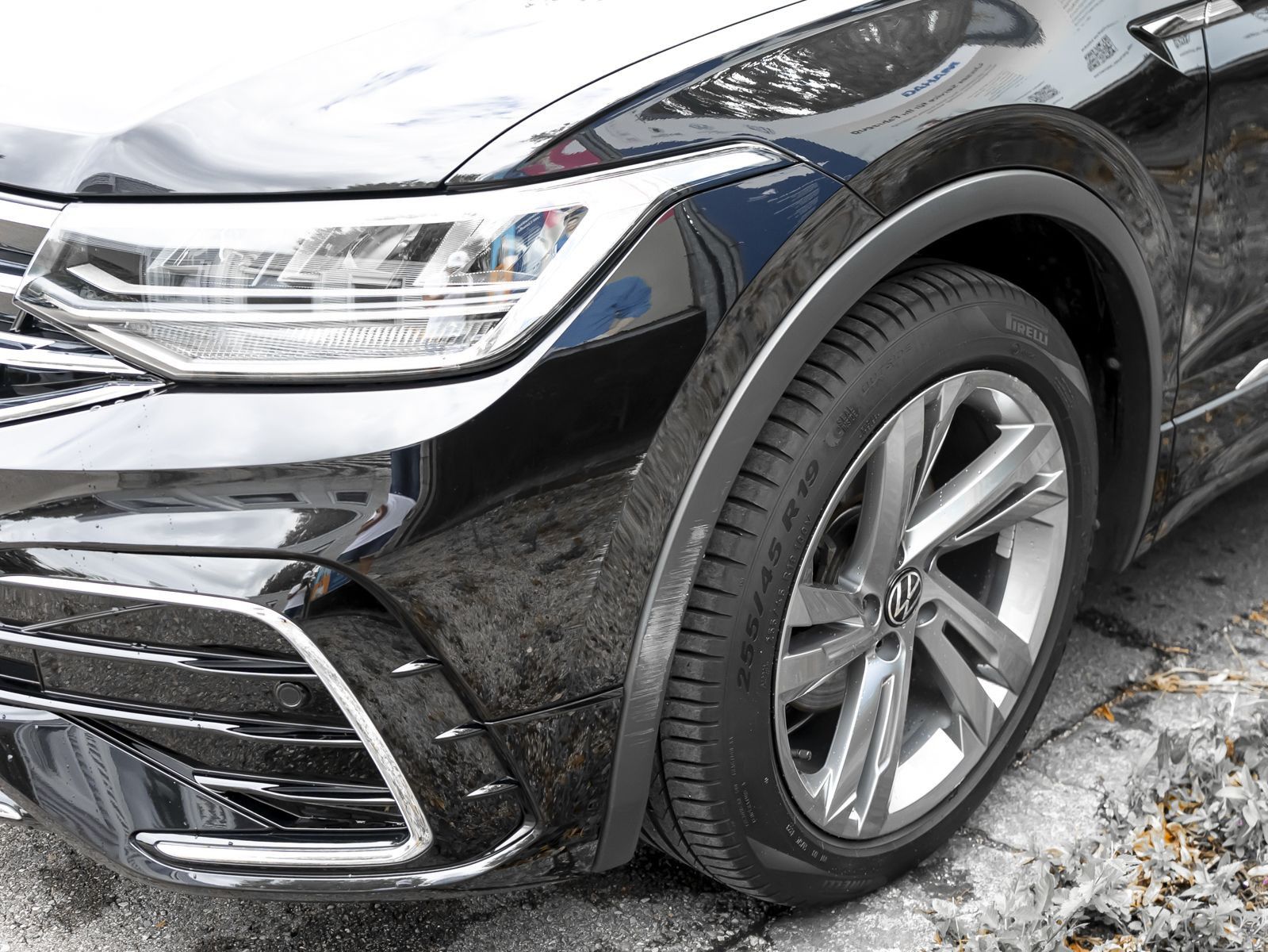 Volkswagen Tiguan R-Line 1.5 TSI LED Navi Pano AHK ParkPilo foto 10