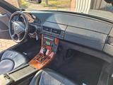 Mercedes-Benz SL 320 - - Mercedes-Benz SL 320 aus 2000