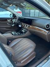 Mercedes-Benz E 250 AMG-Line Vollaustatung Standheizung - Mercedes-Benz E 250: Von Privat