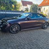 Mercedes-Benz E 300 Autom. -Cabriolet - Mercedes-Benz E 300 mit Benzin-Antrieb: Cabrio