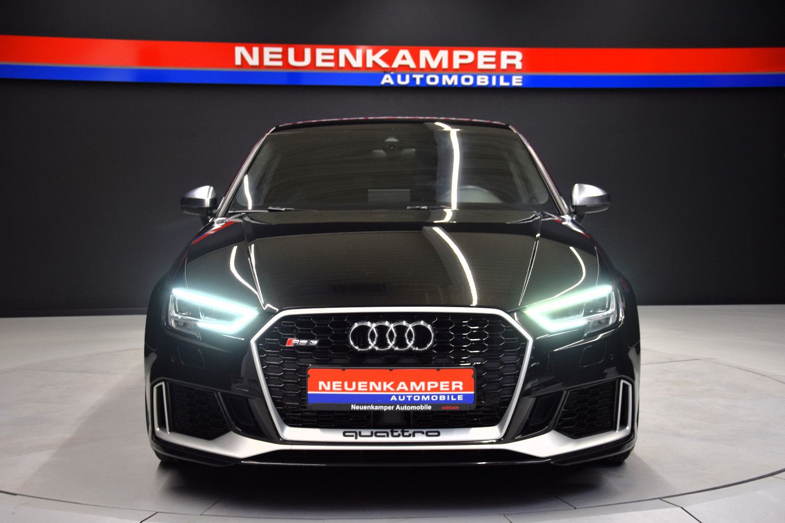 Fahrzeugabbildung Audi RS3 Lim. quattro ACC Virtual LED Kamera RS-Sitze