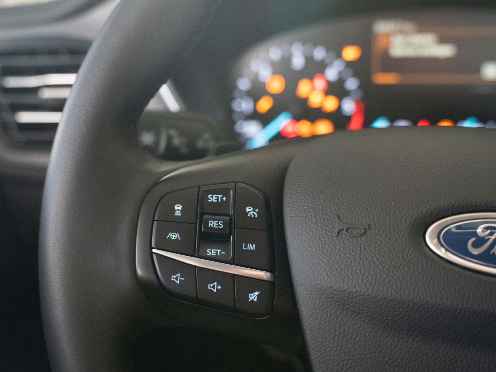 Fahrzeugabbildung Ford Kuga Titanium X 4x4/WINTER-P/LED/AHK/NAVI/B&O